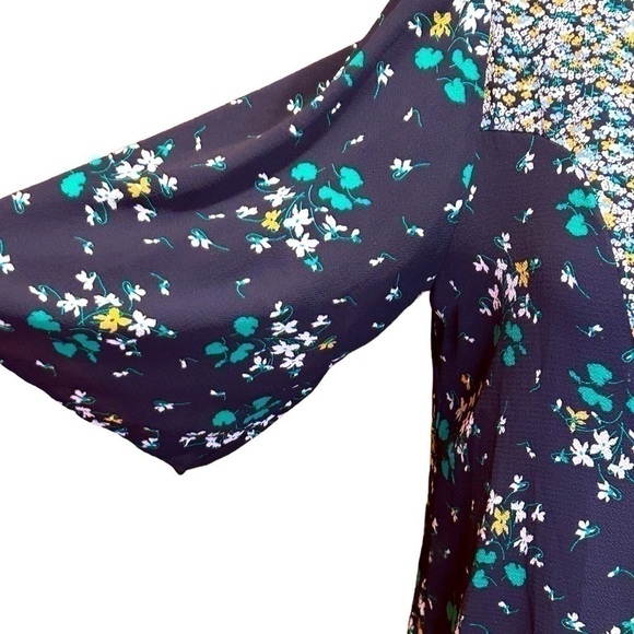 Ann Taylor Women’s Peasant S/S Flutter Navy Floral Blouse Size-M EUC - Picture 6 of 10